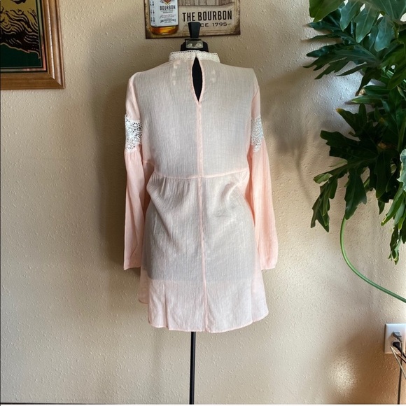 Boho Chic Peach Blouse w Open Crochet Detail - Picture 8 of 8